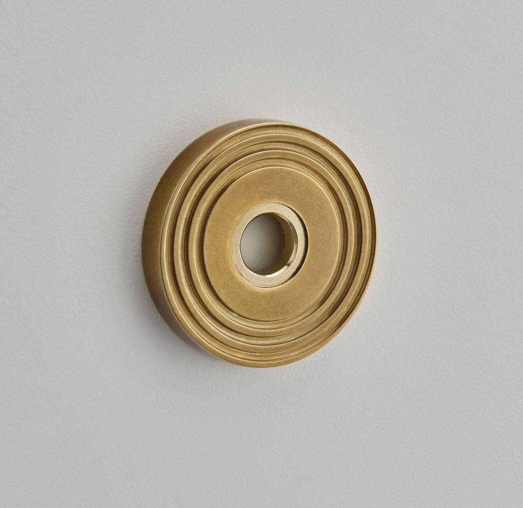 Round Reeded Privacy Rose